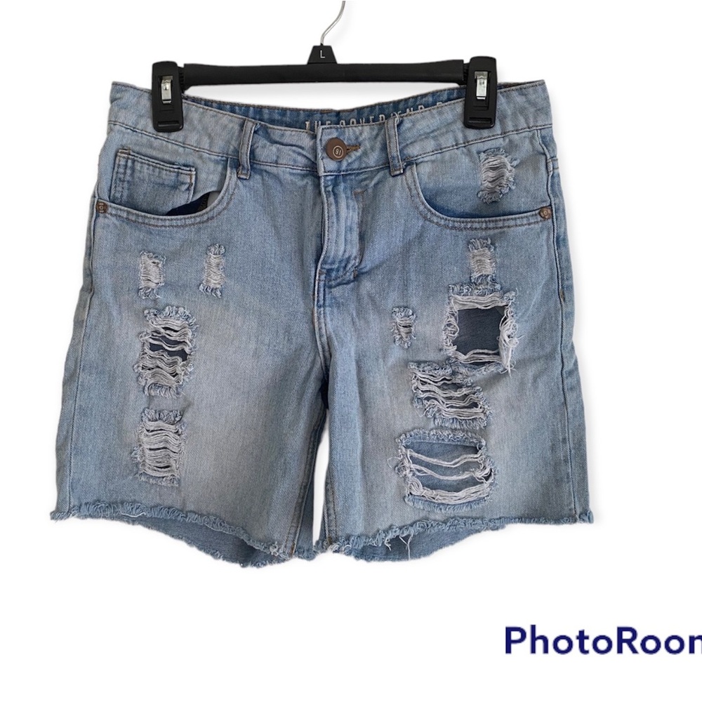 The Boyfriend Bermuda ripped distressed women's mid rise short
